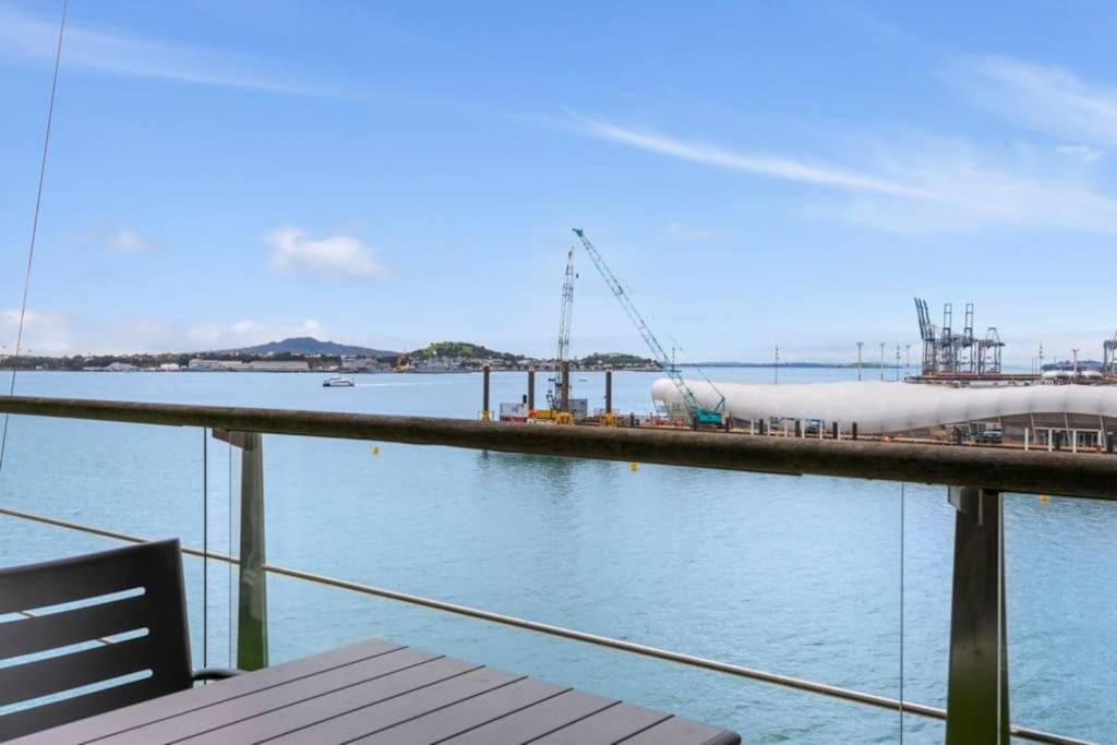 Newly Refurbished Waterfront Apartment! 3320 オークランド エクステリア 写真