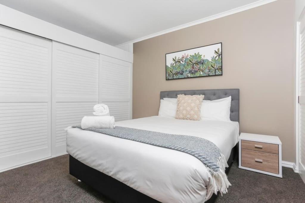 Newly Refurbished Waterfront Apartment! 3320 オークランド エクステリア 写真